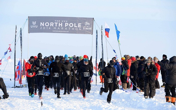Salida del North Pole Marathon 2014_©Mike King