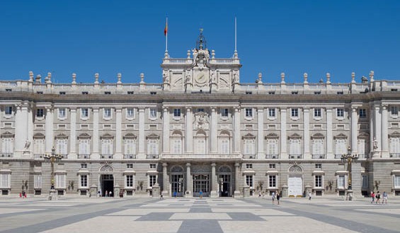 Palacio_Real_de_Madrid_-565x330