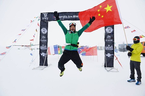 El corredor chino Penbin Chen, vencedor del Antarctic 100KM_©Mike King.jpg